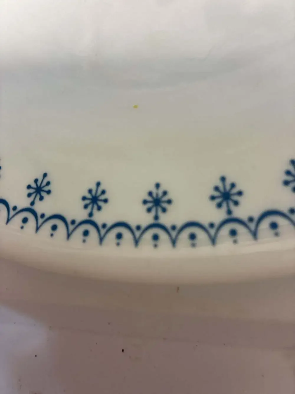 Vintage Corelle Snowflake Blue Dinner Plate (Q9-3) - ,
